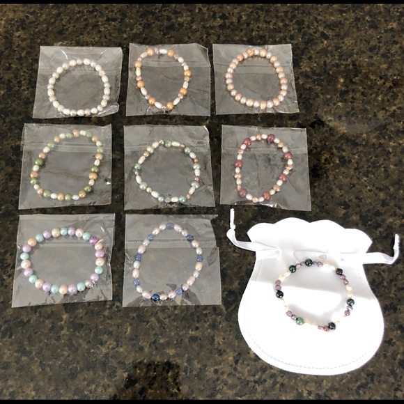 9 Freshwater Pearl bracelets - Picture 2 of 3